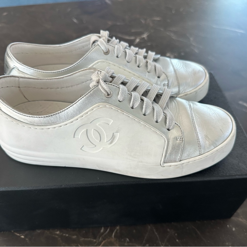 Chanel interlocking white and silver sneakers